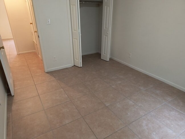 Building Photo - 3395 GreenBriar Triplex