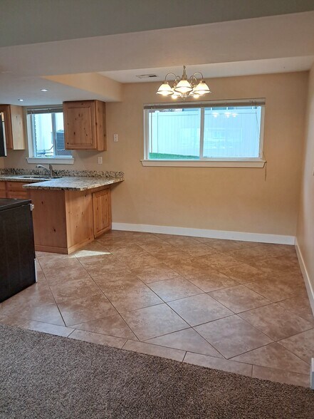 Dinning room - 2570 E Canterbury Ln