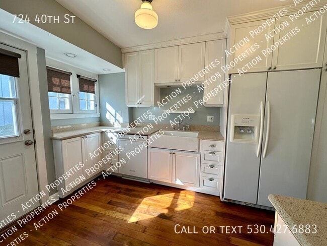 Building Photo - 724 40th St
