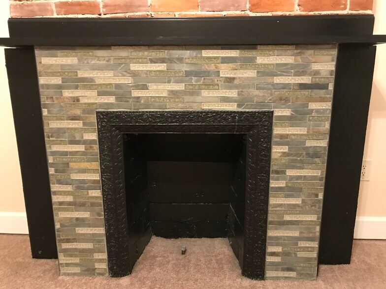 Victorian details - 5960 Alder St