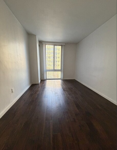 Bedroom - 950 25th St NW