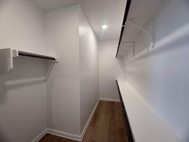 Building Photo - Come and See for Yourself Why Emma Park is...