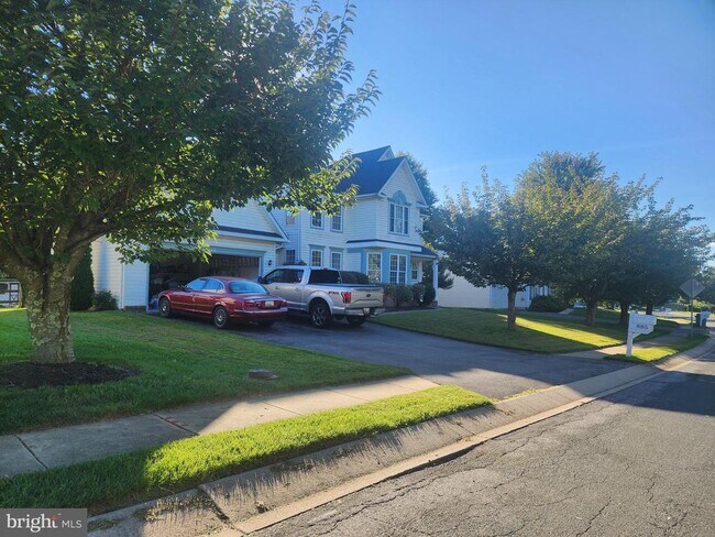 Building Photo - 885 Caren Dr