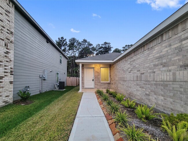 Building Photo - 31367 Black Cherry St