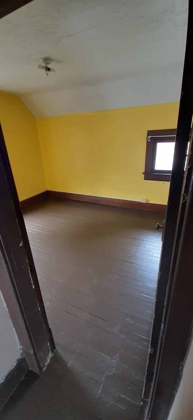 Building Photo - 73 E Blake Ave