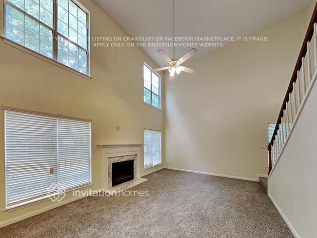 Building Photo - 1027 Shadow Lake Dr