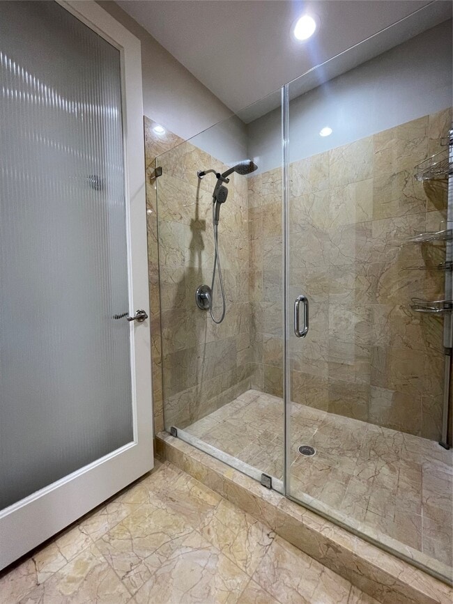 Building Photo - 5005 Hidalgo St