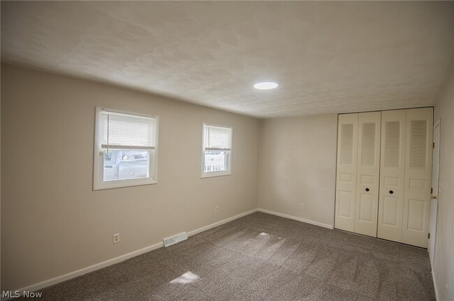 Building Photo - 3945 S Schenley Ave