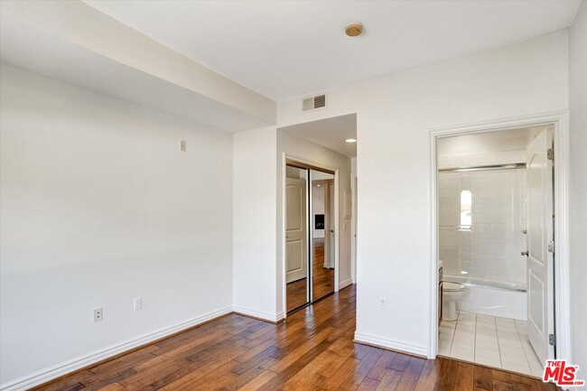 Building Photo - 1410 N Curson Ave