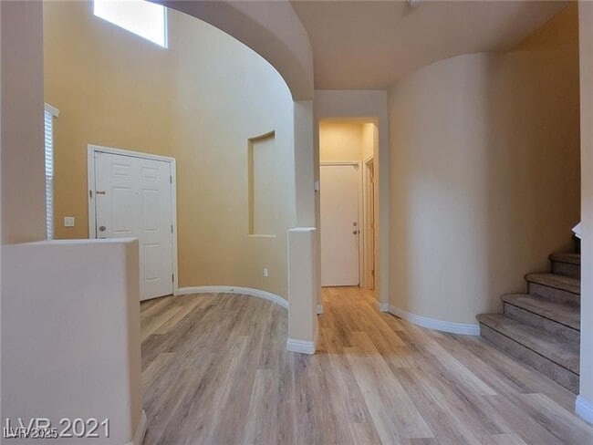 Building Photo - 9132 Spumante Ave