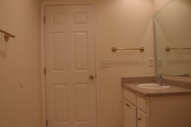 Building Photo - 2271 Shamrock Ln