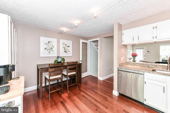 Building Photo - 1661 Fieldthorn Dr
