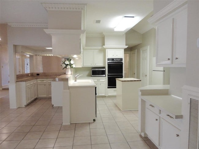 Building Photo - 6618 Preston Trail Dr