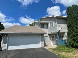 Building Photo - 185 Heather Ln