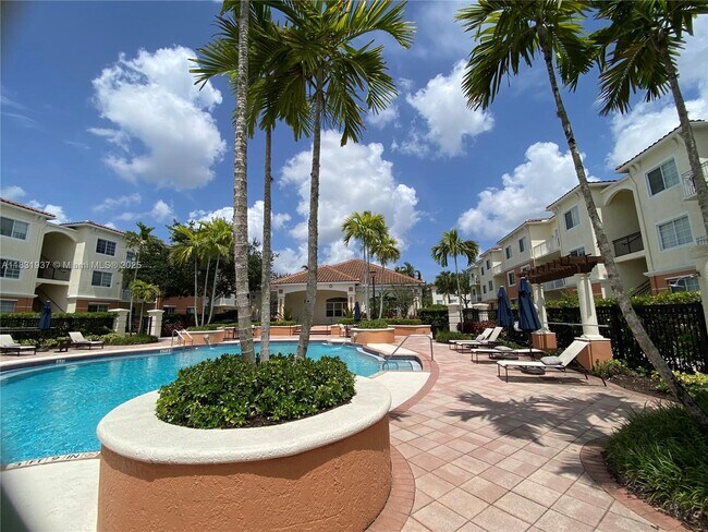 Building Photo - 9825 Baywinds Blvd