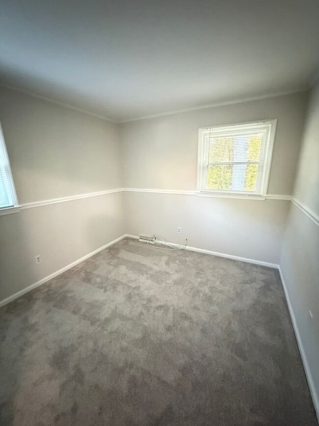 Building Photo - 222 Merion Rd