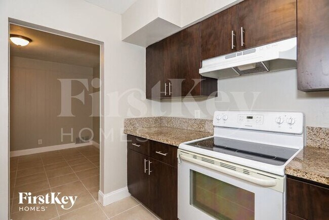 Building Photo - 360 NW 35th Ct