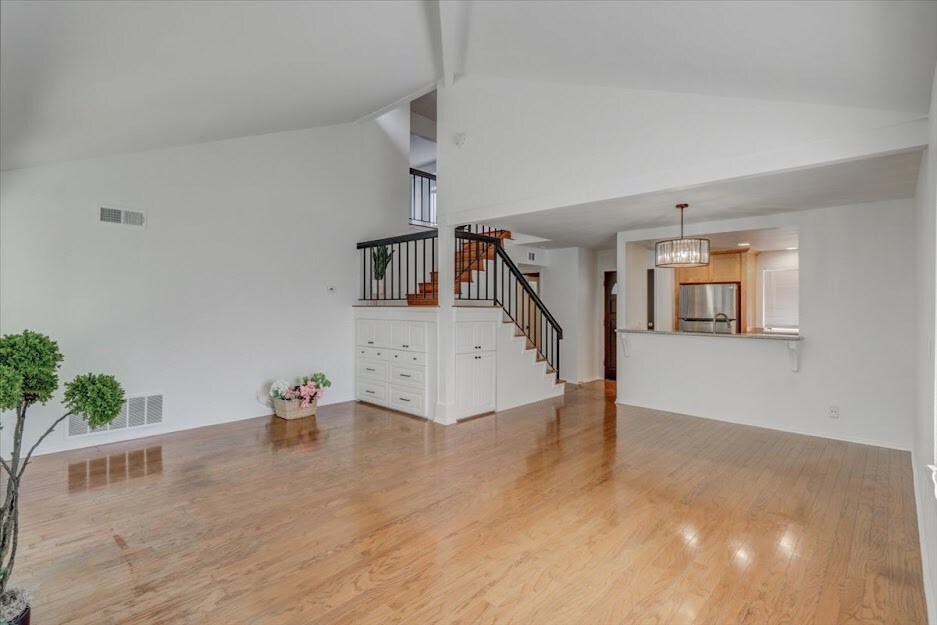 Building Photo - 2191 Canyon Dr