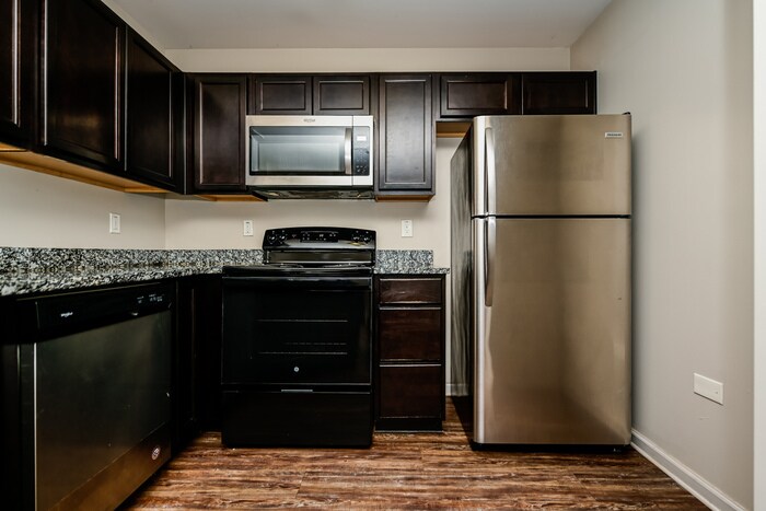 Building Photo - 2415 Marlin Dr