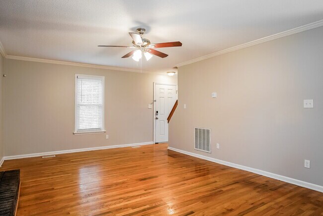 Building Photo - 3604 Greywood Dr