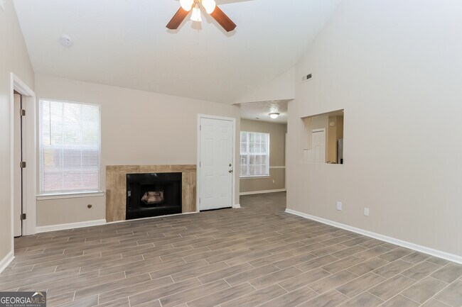 Building Photo - 330 Fallview Dr
