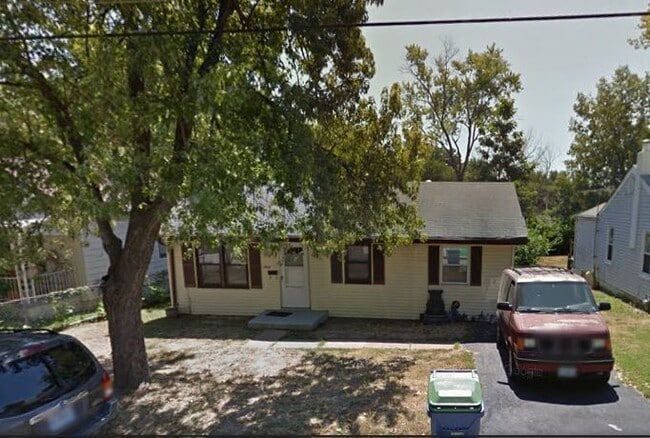 Primary Photo - House for Rent in St. Ann