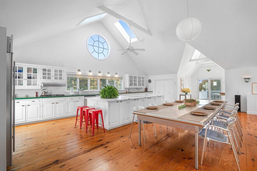 Building Photo - 7470 Sound Ave