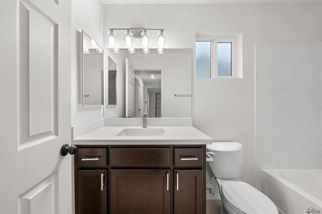 Building Photo - 7272 E 45th St