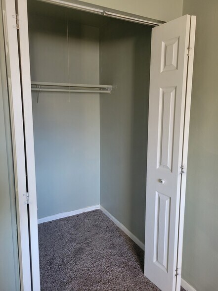 Building Photo - 258 E Bailey Rd