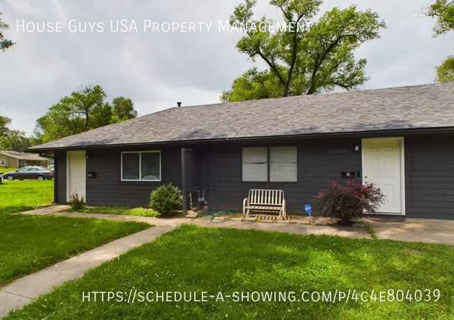 Building Photo - 15216 Bellaire Ave