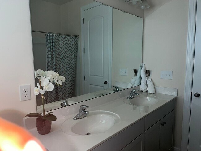 Building Photo - 5347 Baker Ln