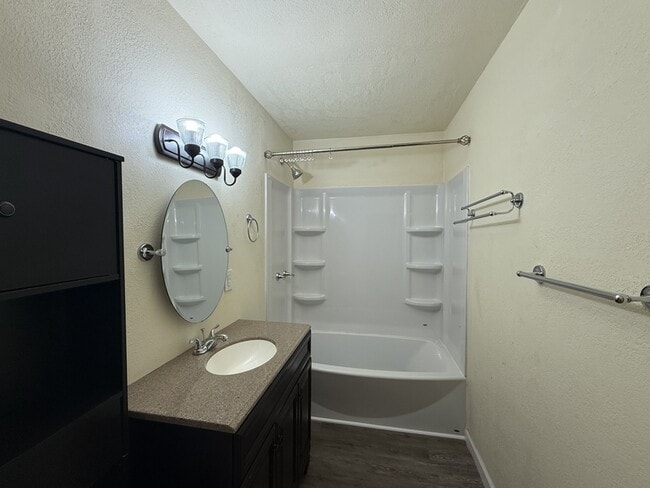 Building Photo - 2347 Cannon Ave