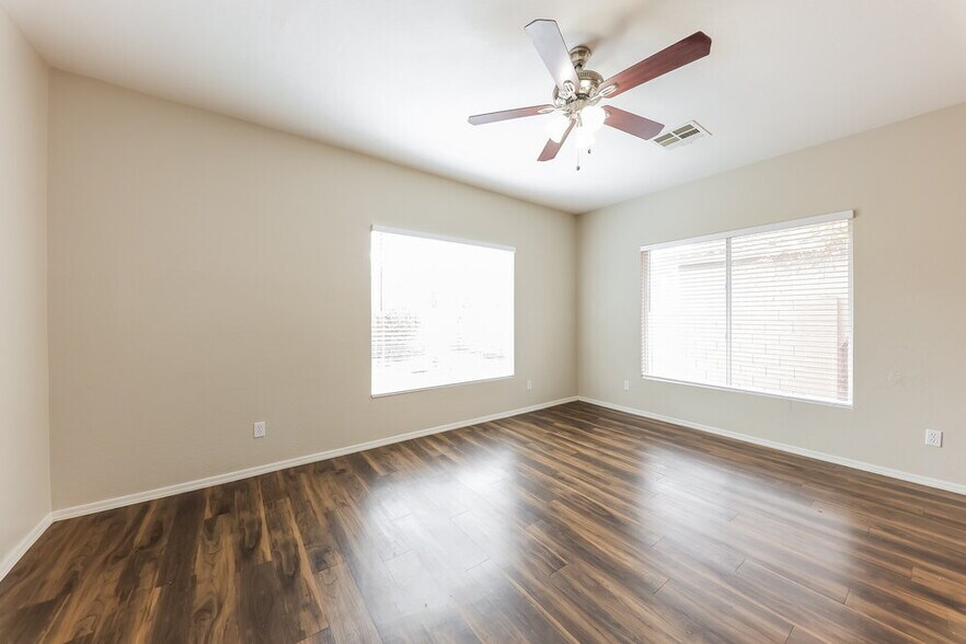 Building Photo - 14881 W Riviera Dr