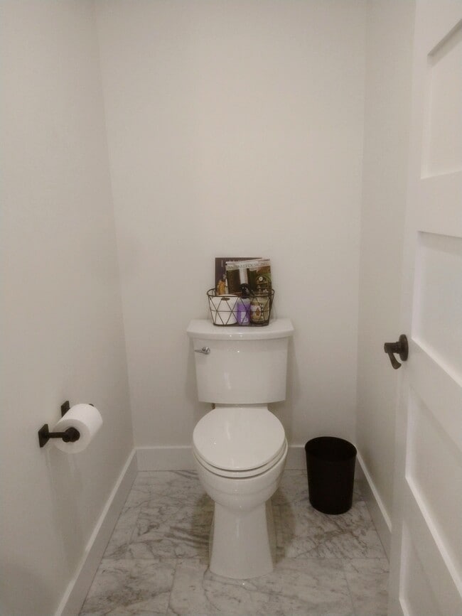 Building Photo - 63 Redwood Ln