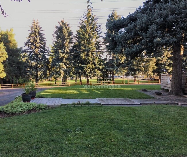 Building Photo - 5306 W Kentucky Ave