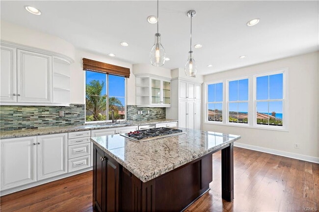 Building Photo - 28 Coral Reef