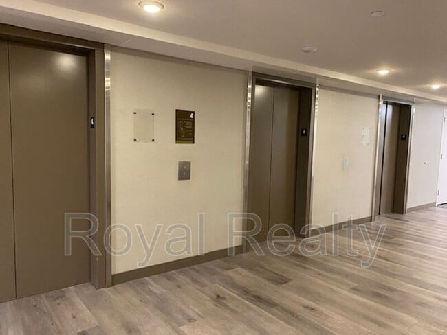 Building Photo - 7000 Hawaii Kai Dr