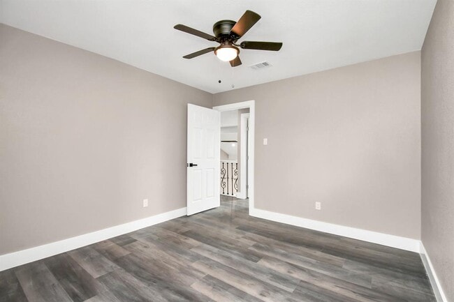 Building Photo - 3227 Westwick Dr