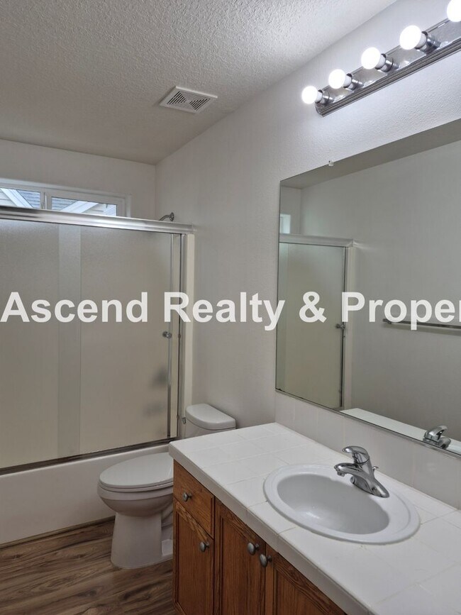 Building Photo - Bethany 3 Bed + Office on Main Fenced Back Yard w/Deck 2 Car Attached Garage Available Now!