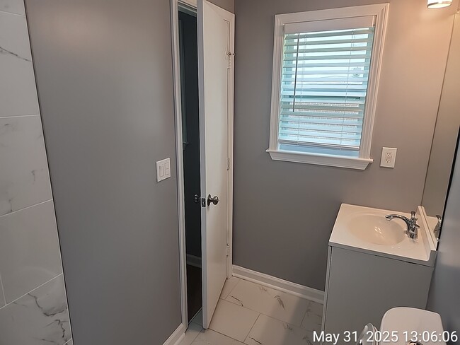 Building Photo - 2348 Clifton Springs Manor