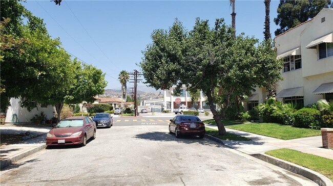 Building Photo - 622 Naranja Dr