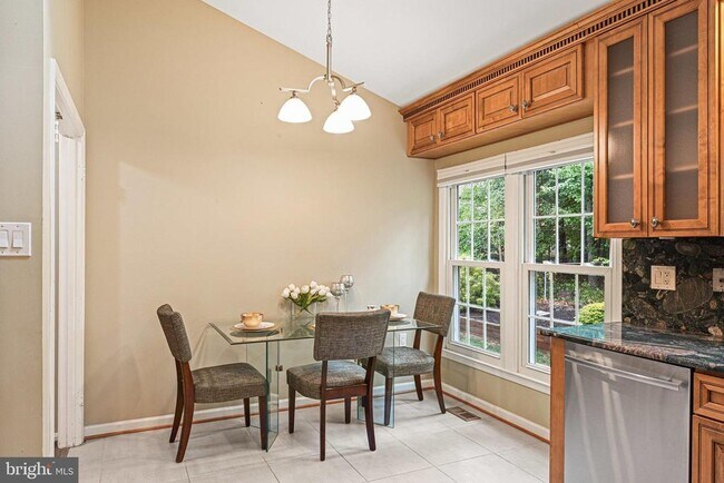 Building Photo - 9760 Hatmark Ct