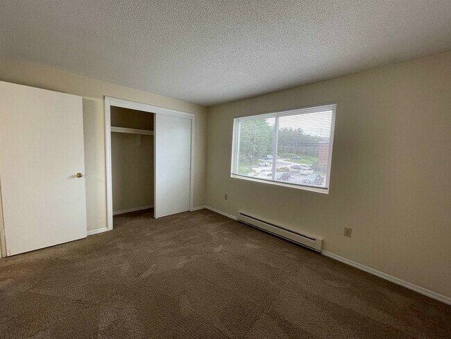 Building Photo - 99 Powers St