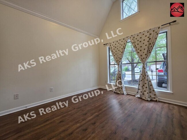 Building Photo - 6116 Townley Way