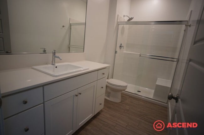 Building Photo - Spacious 5-Bedroom Home in Gossamer Grove with Solar & Modern Kitchen