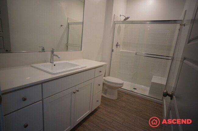 Building Photo - Stunning 5BD/4BA Home in Gossamer Grove — Solar, Modern Finishes, Nearly 3,000 Sq Ft & Pets Welcome!