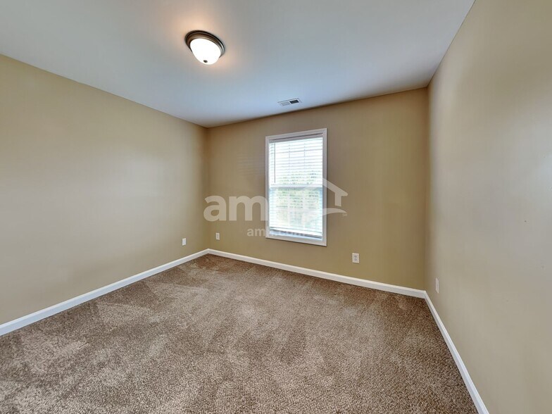 Building Photo - 1120 Rutledge Landing Dr