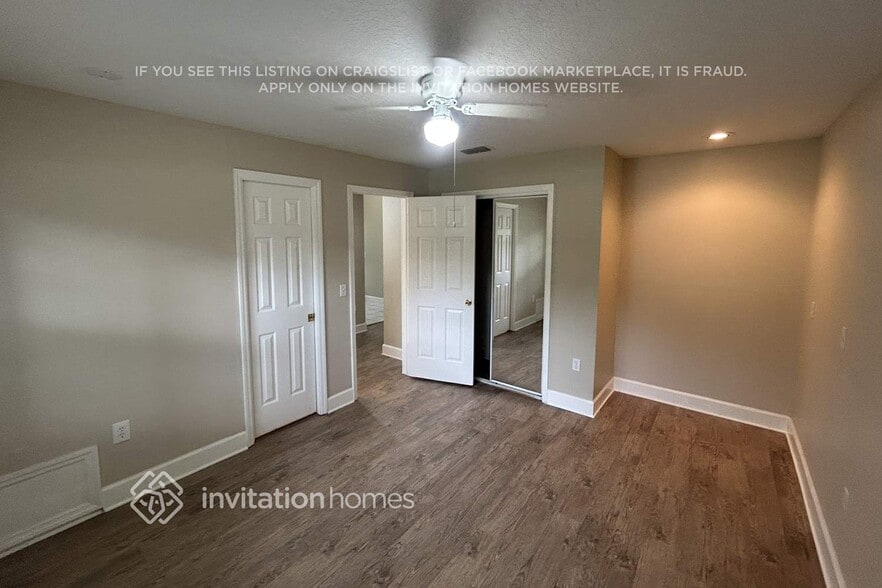 Building Photo - 3236 Forestbrook Dr N