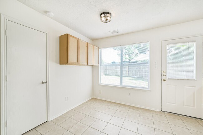 Building Photo - 33318 Cottonwood Bend