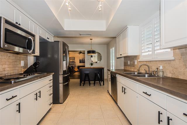 Building Photo - 3141 Palmdale Cir